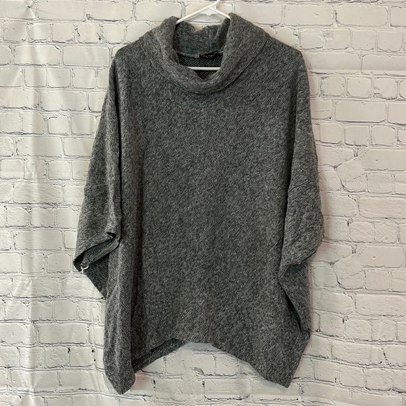 Luca Vanucci Italian Boxy Gray Turtleneck Short Sleeve Sweater - Picture 1 of 7